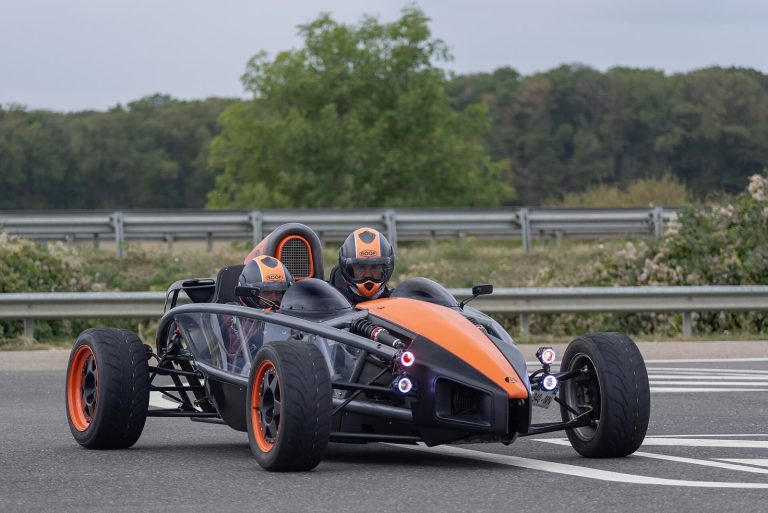 Ariel Atom 300 Supercharged.jpg www.grand-est-supercars.com
