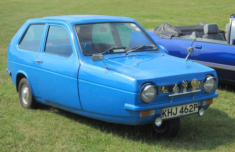 Reliant Robin (1975)